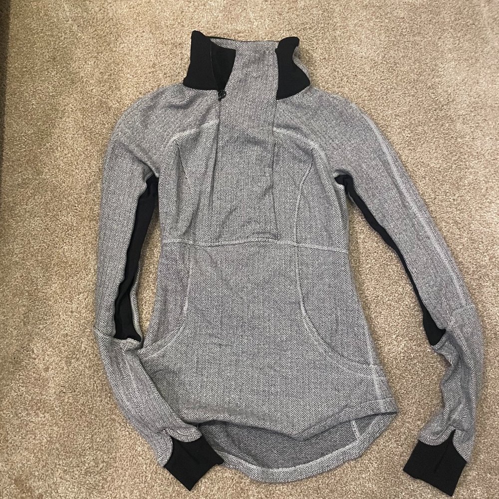 Lululemon Base Runner 1/2 Zip